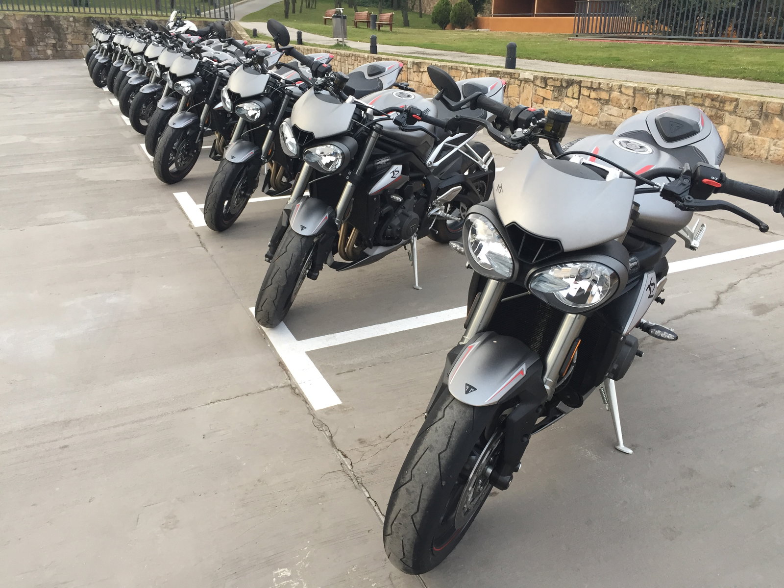 BMW's R1200GS 'hover' bike concept